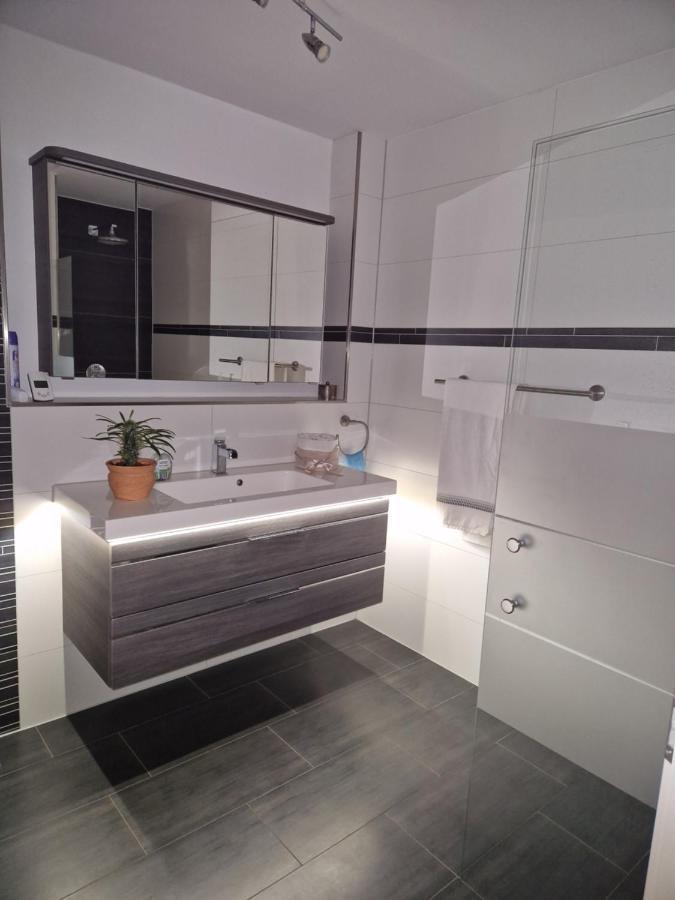 Hochwertige 85Qm-Wohnung In Wuppertal-Vohwinkel エクステリア 写真
